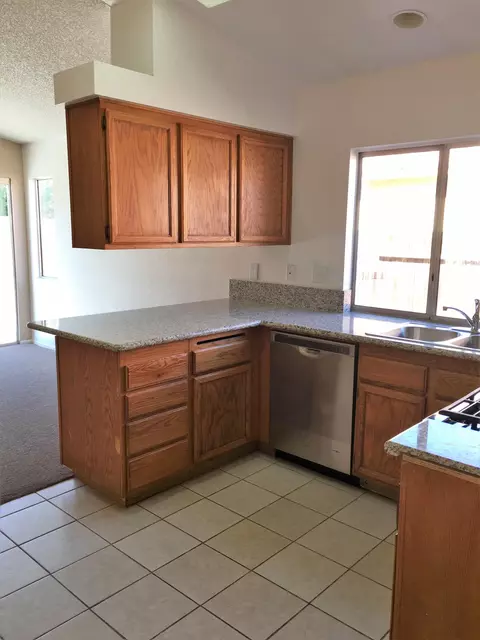 648 Avenue J-11 E, Lancaster, CA 93535 photo 5