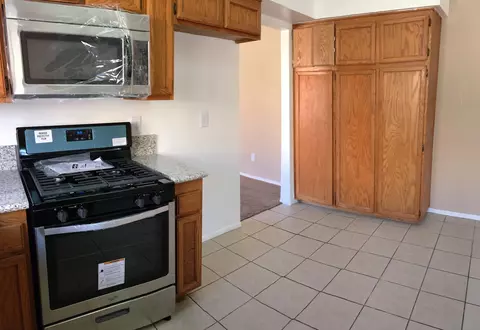 648 Avenue J-11 E, Lancaster, CA 93535 photo 4
