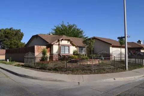 37456 Birch Tree Ln, Palmdale, CA 93550 photo 2