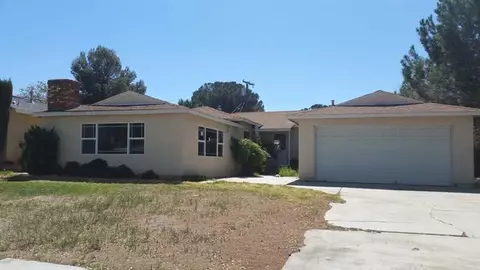1412 Kettering St W, Lancaster, CA 93534 photo 1