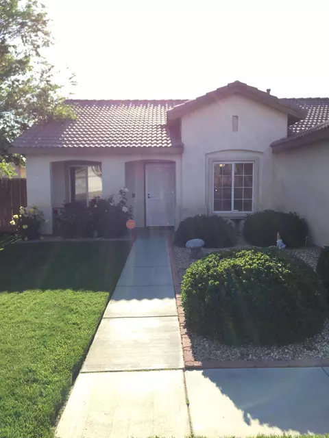 43325 33rd St, Lancaster, CA 93535 photo 2
