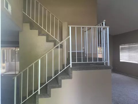 43817 Fallon Dr, Lancaster, CA 93535 photo 3