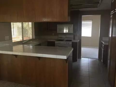 43817 Fallon Dr, Lancaster, CA 93535 photo 5