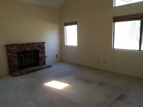 551 Kettering St E, Lancaster, CA 93535 photo 3