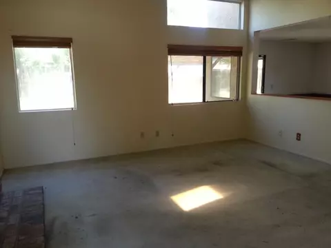 551 Kettering St E, Lancaster, CA 93535 photo 2