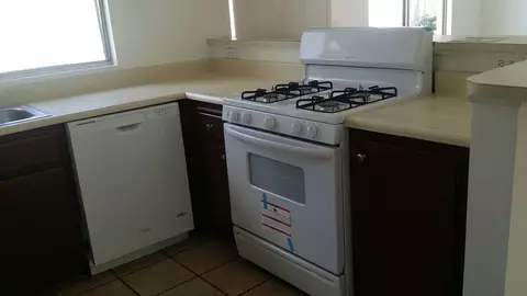 37050 29th Pl E, Palmdale, CA 93550 photo 4