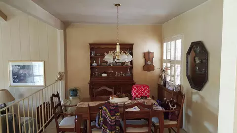 9749 Cabanas Ave, Tujunga, CA 91042 photo 2