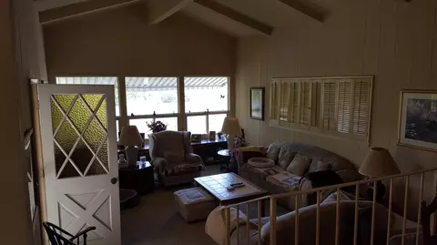 9749 Cabanas Ave, Tujunga, CA 91042 photo 3
