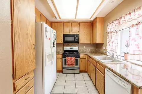 44921 Caboose Dr, Lancaster, CA 93535 photo 6