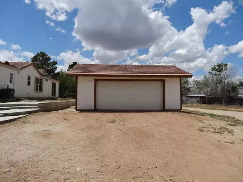 3827 Avenue T4 E, Palmdale, CA 93550 photo 12