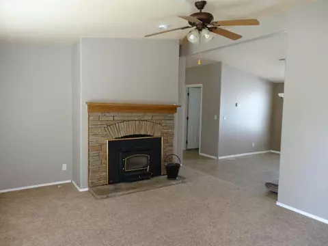 3827 Avenue T4 E, Palmdale, CA 93550 photo 4
