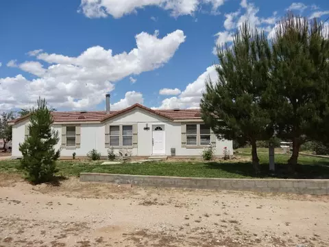 3827 Avenue T4 E, Palmdale, CA 93550 photo 1