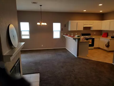 43915 Gingham Ave, Lancaster, CA 93535 photo 4