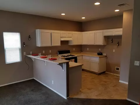 43915 Gingham Ave, Lancaster, CA 93535 photo 3