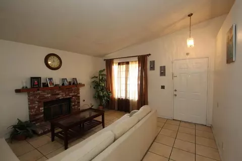 1020 Avenue J10 E, Lancaster, CA 93535 photo 3
