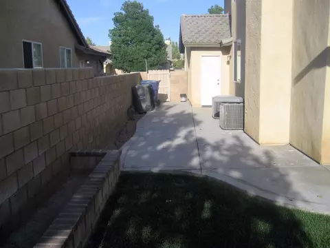 45649 Coventry Ct, Lancaster, CA 93534 photo 4