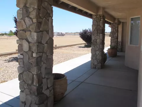 10434 Oxford Rd, Phelan, CA 92371 photo 3