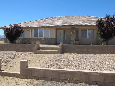 10434 Oxford Rd, Phelan, CA 92371 photo 2
