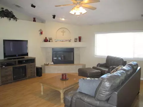 10434 Oxford Rd, Phelan, CA 92371 photo 13