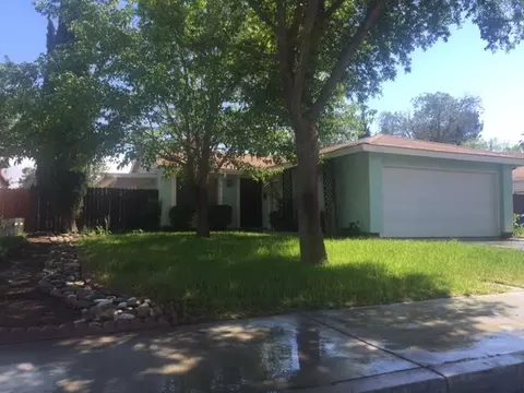 2212 Balmont St, Lancaster, CA 93536 photo 2