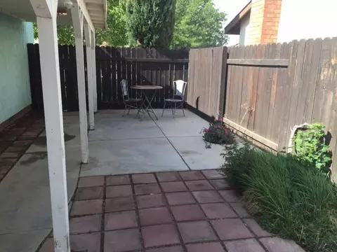 2212 Balmont St, Lancaster, CA 93536 photo 10