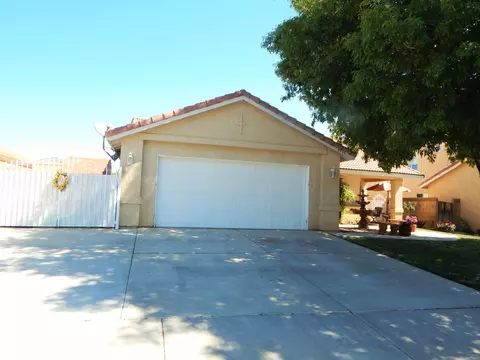 1535 Avenue J6 E, Lancaster, CA 93535 photo 2