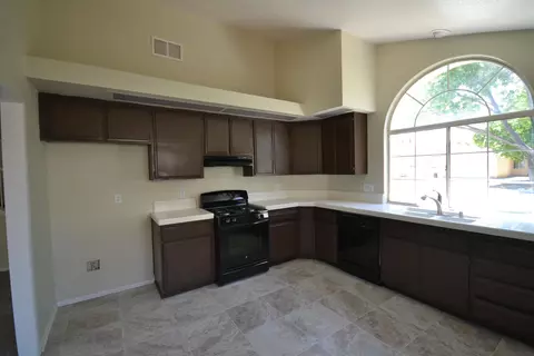 1117 Kildare St E, Lancaster, CA 93535 photo 4