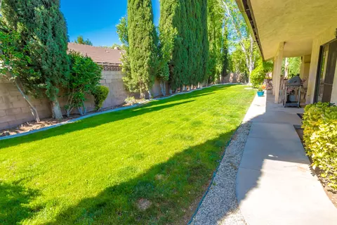 2526 Brentwood Dr, Lancaster, CA 93536 photo 11