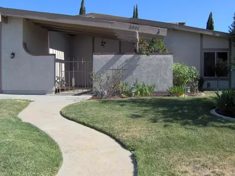 2821 Perfect Pl, Lancaster, CA 93536 photo 1