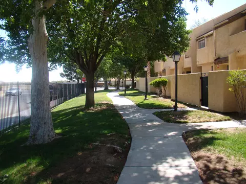 1850 Avenue J2 E #4, Lancaster, CA 93535 photo 1