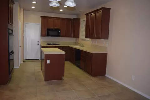 37533 Ruby Red Ln, Palmdale, CA 93551 photo 9
