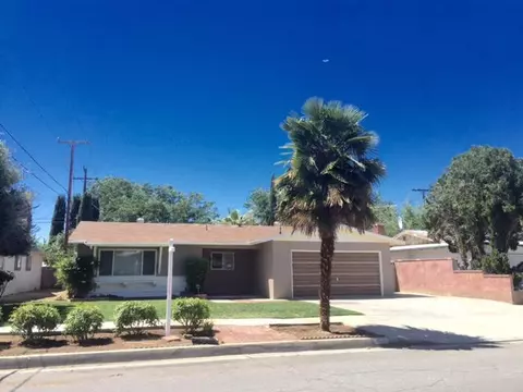 822 Pillsbury St E, Lancaster, CA 93535 photo 1