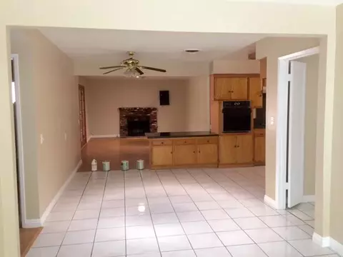 822 Pillsbury St E, Lancaster, CA 93535 photo 4