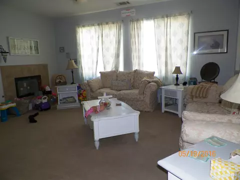 43148 Carpenter Dr, Lancaster, CA 93535 photo 6