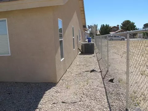 27924 Fairacres, Helendale, CA 92342 photo 3