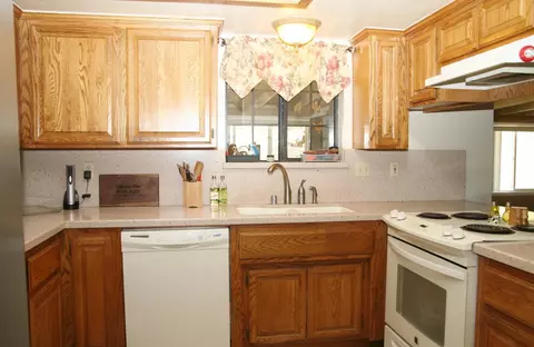 26651 Bear Valley Rd, Tehachapi, CA 93561 photo 2