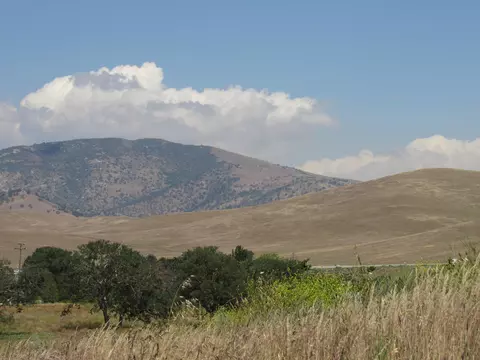 19601 Meadows Rd, Tehachapi, CA 93561 photo 4