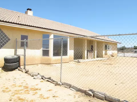 6930 Mesquite Rd, Phelan, CA 92371 photo 4