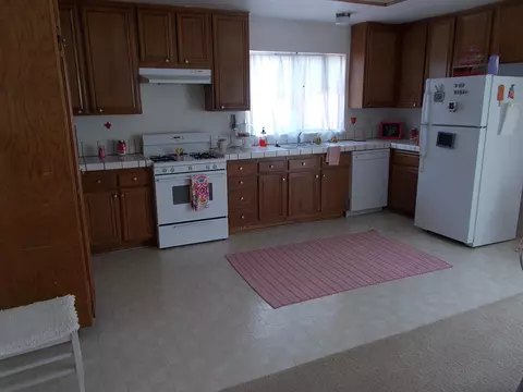 1021 Lightcap St, Lancaster, CA 93535 photo 5