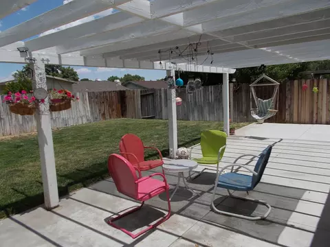 1021 Lightcap St, Lancaster, CA 93535 photo 8