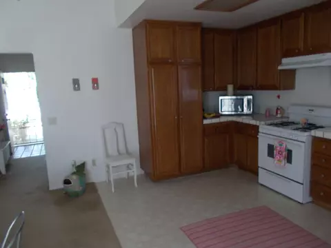 1021 Lightcap St, Lancaster, CA 93535 photo 6