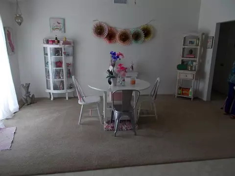 1021 Lightcap St, Lancaster, CA 93535 photo 7
