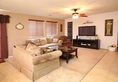 3254 James Ct, Lancaster, CA 93535 photo 4
