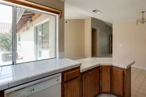 43853 30th St E, Lancaster, CA 93535 photo 5