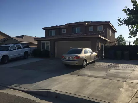 45565 Robinson Dr, Lancaster, CA 93535 photo 1