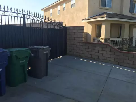 45565 Robinson Dr, Lancaster, CA 93535 photo 3