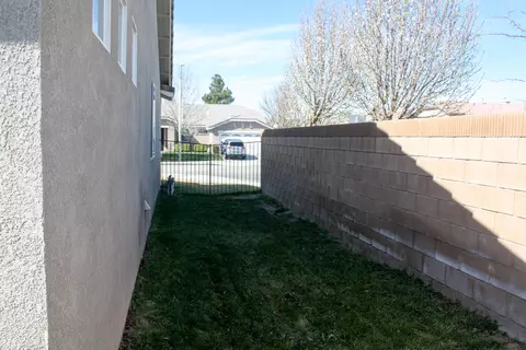 44158 Amethyst St, Lancaster, CA 93536 photo 11