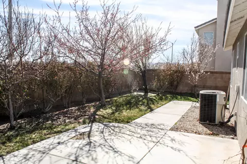 44158 Amethyst St, Lancaster, CA 93536 photo 8