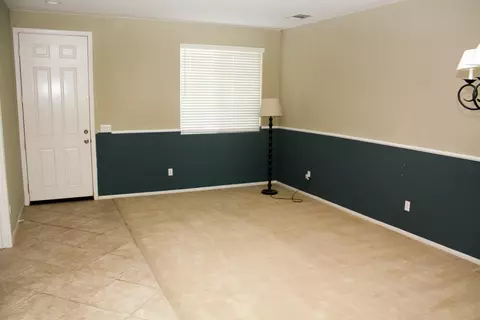 44158 Amethyst St, Lancaster, CA 93536 photo 2