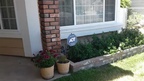 2640 Harmony Way E, Lancaster, CA 93535 photo 2